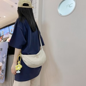 斜挎包女新款单肩包尼龙包饺子包